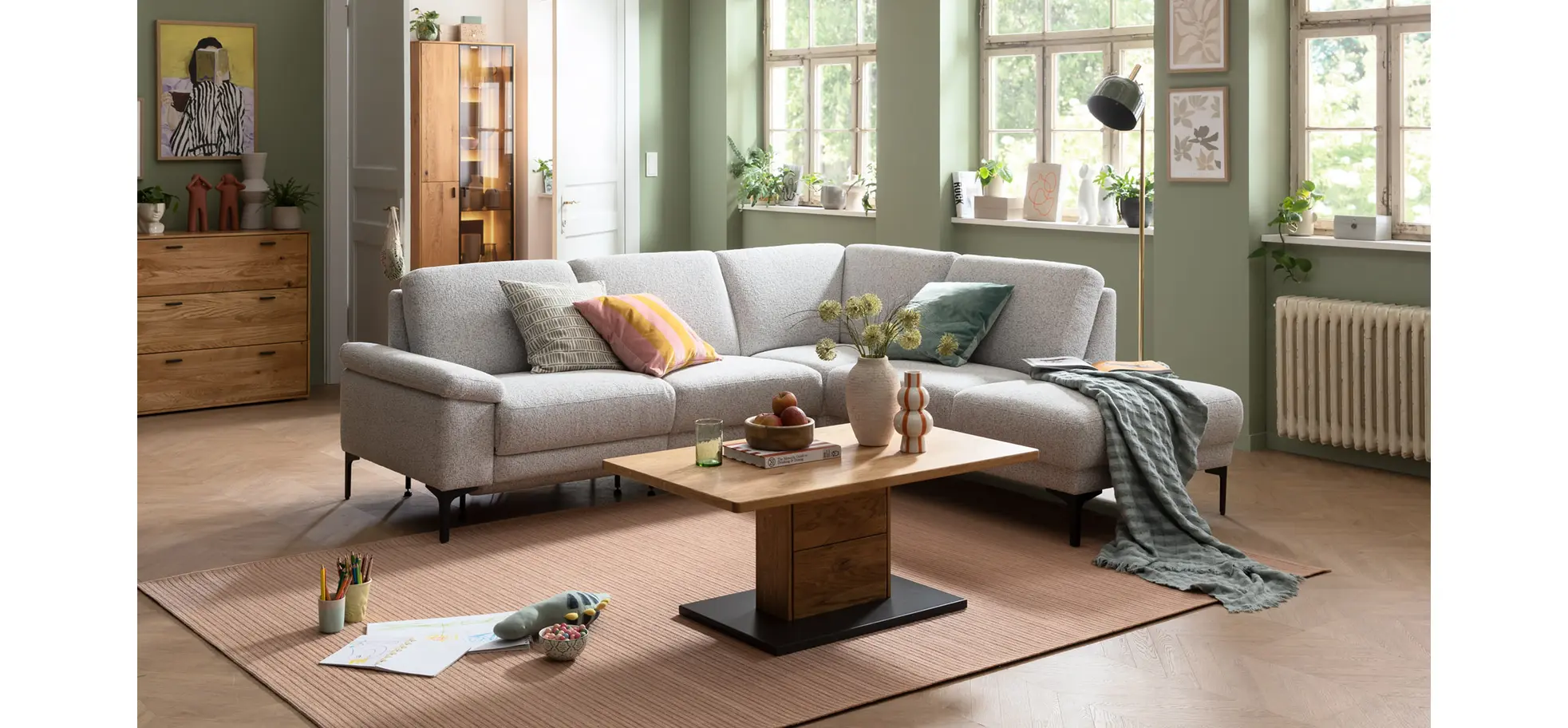 Ecksofa Matero - 2-Sitzer mit Ecke rechts inkl. Relaxfunktion motorisch und Sitzvorzug, Stoff, Hellgrau
