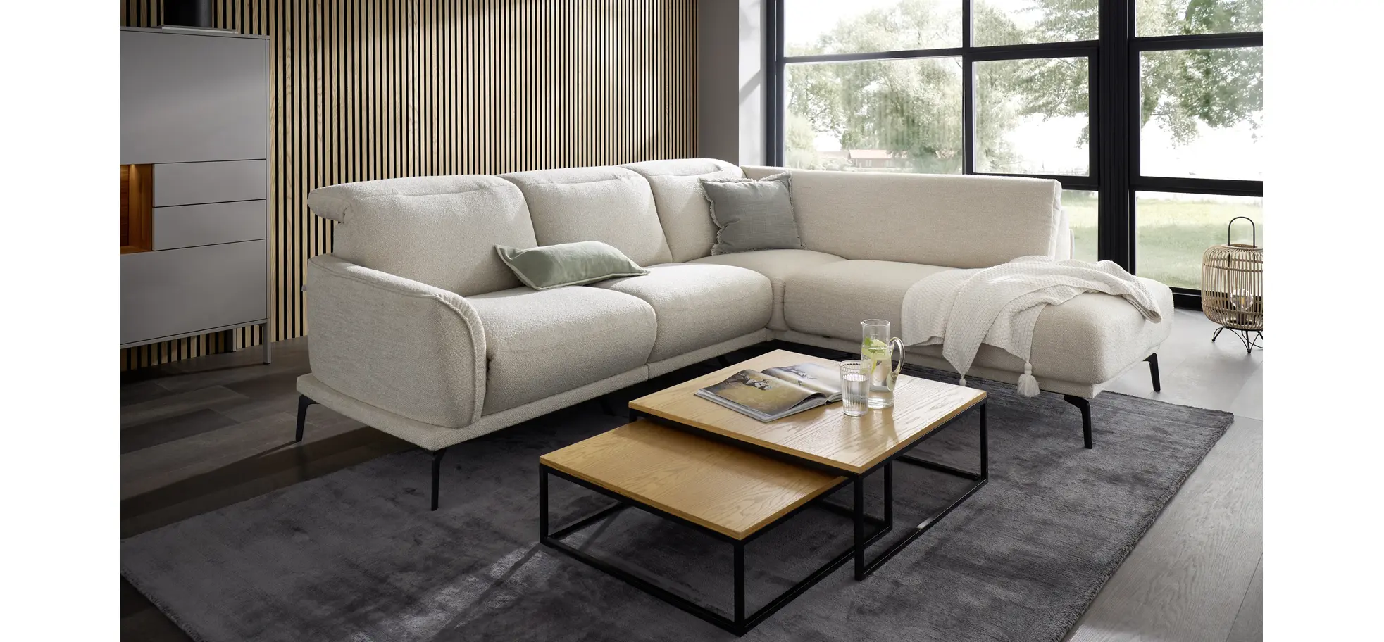 Ecksofa Amadena - 2-Sitzer mit Ecke rechts inkl. Kopfteilverstellung und Sitzvorzug, Stoff, Creme