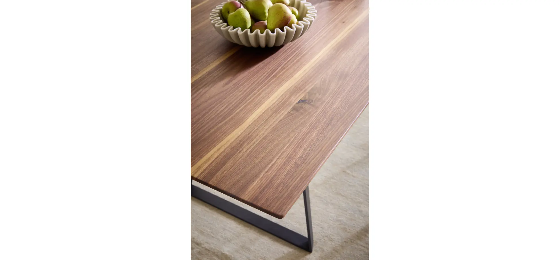 Esstisch Cinque Passi - LB ca. 220x95 cm, Nussbaum Massiv