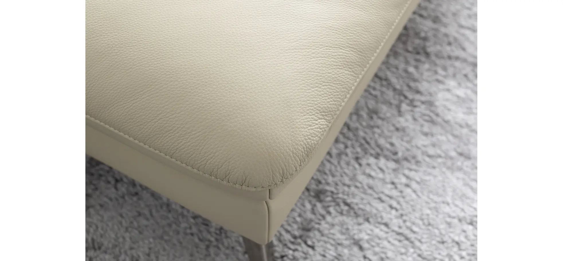 Ecksofa Collina - 2,5-Sitzer, Longchair rechts, inklusive Kopfstütze, Leder, Ecru