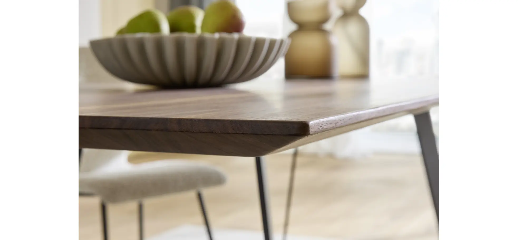 Esstisch Cinque Passi - LB ca. 220x95 cm, Nussbaum Massiv