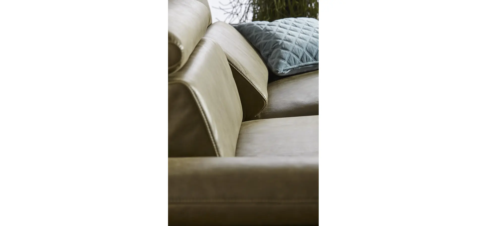 Sofa Felipa - 3-Sitzer inkl. Relaxfunktion (motorisch) und Kopfteil verstellbar, Leder, Olive