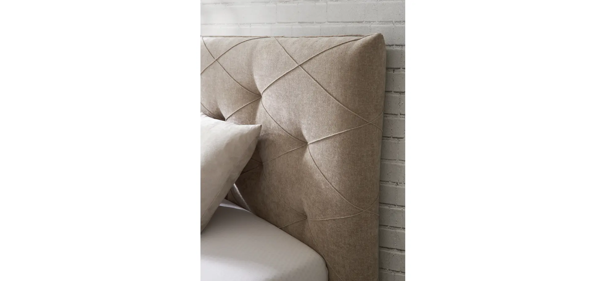 Polsterbett Delia - Liegefläche ca. 180x200 cm, Stoff, Beige