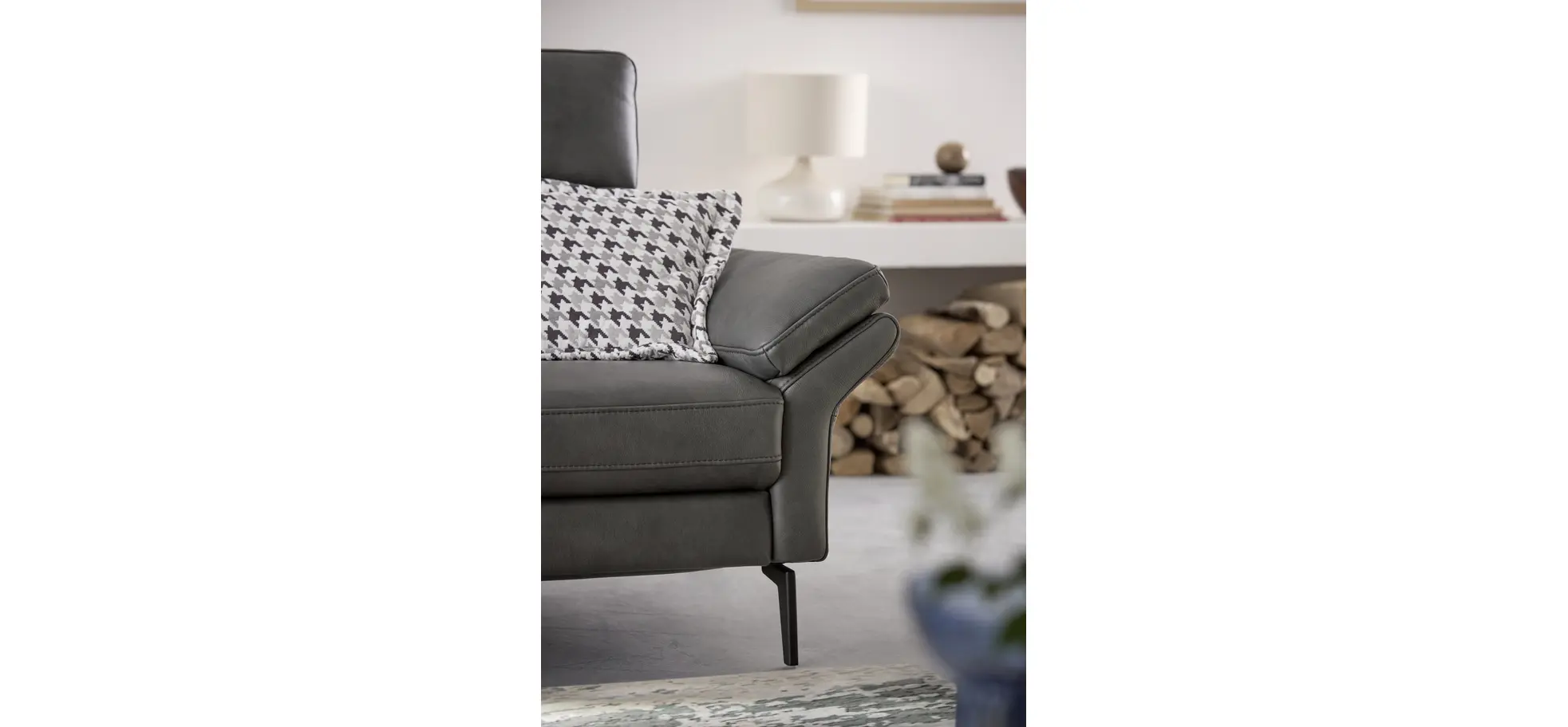 Sofa Atella - 2,5 Sitzer inkl. motorischem Sitzvorzug, Kopfteilverstellung, Leder, Anthrazit