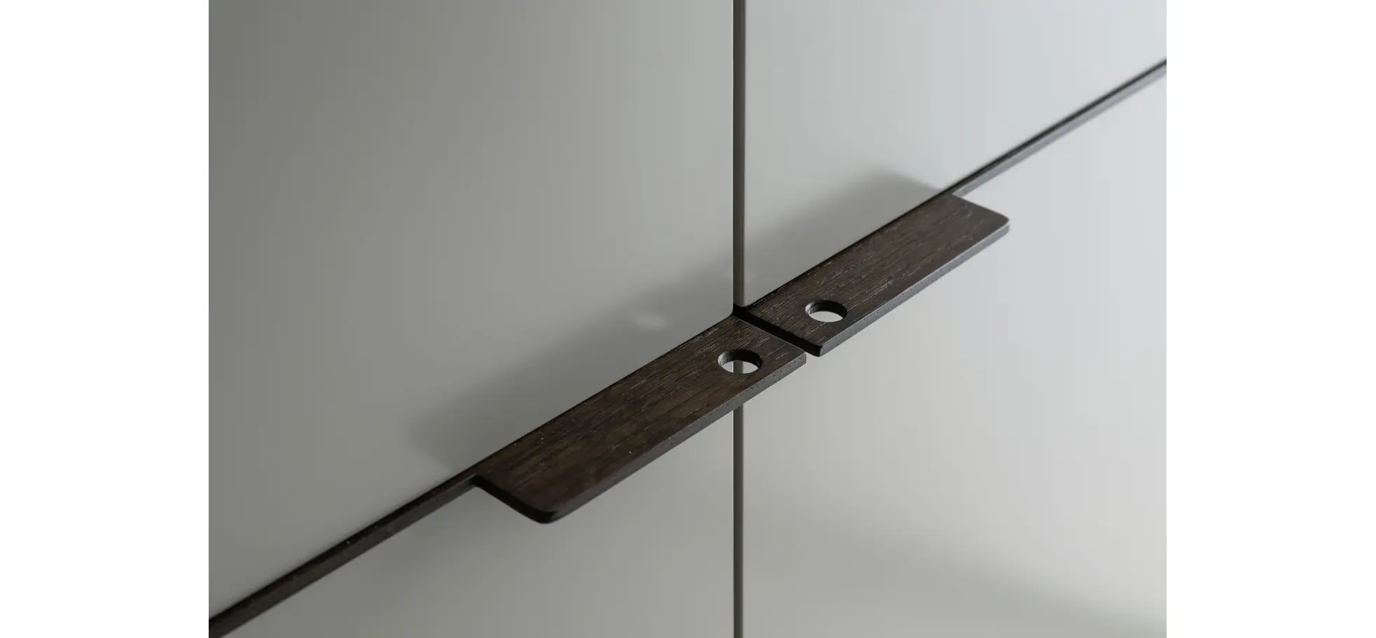 Drehtürenschrank Matera - BHT ca. 301x235x60 cm, Lack Matt, Muschelgrau, Griffe Coffee