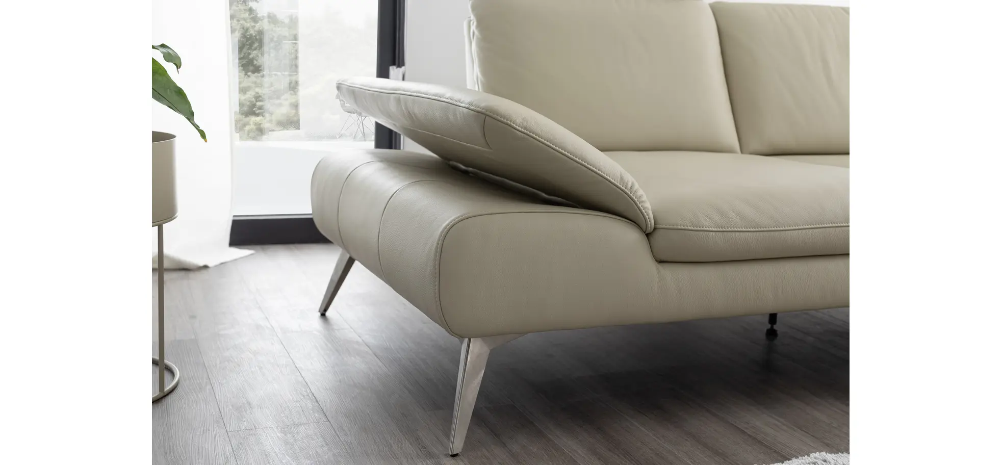 Ecksofa Collina - 2,5-Sitzer, Longchair rechts, inklusive Kopfstütze, Leder, Ecru