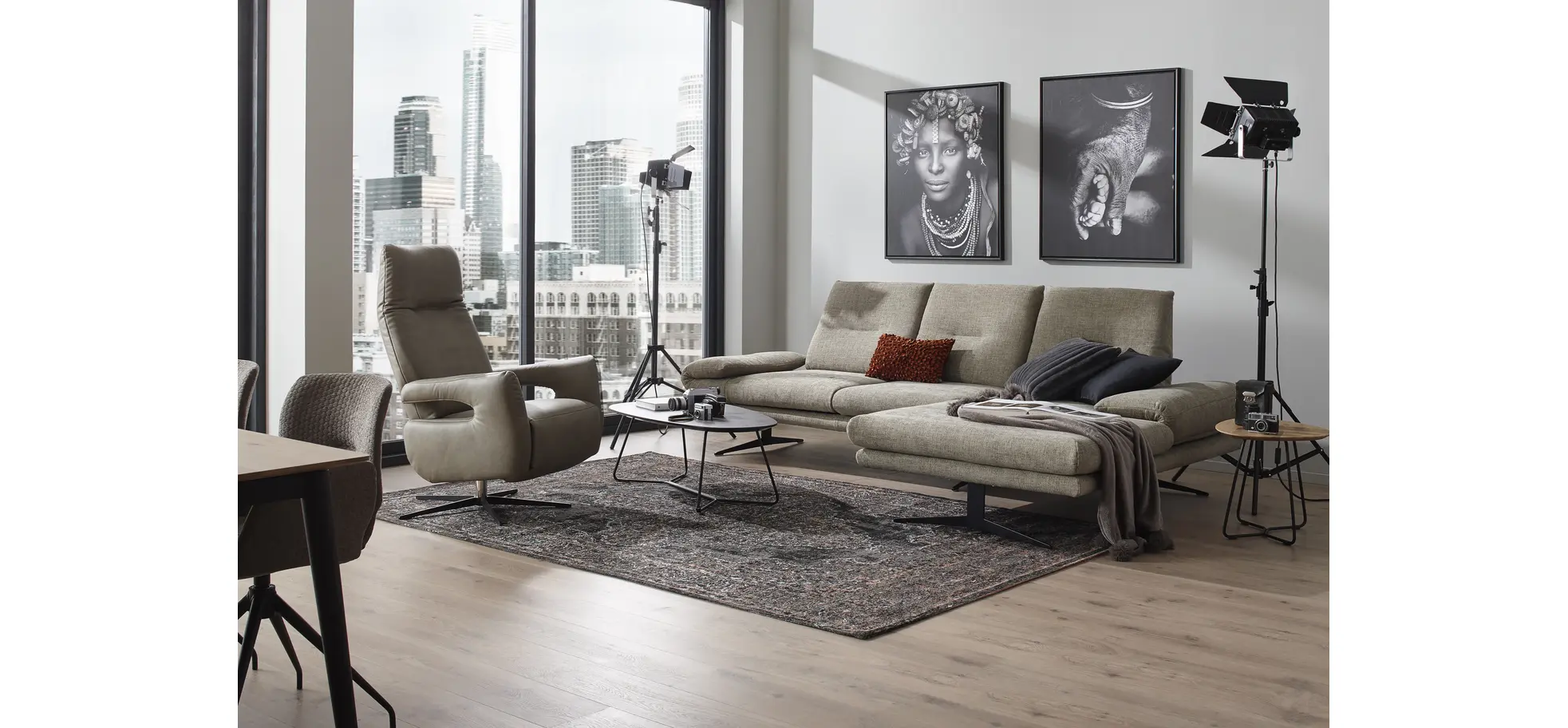 Ecksofa Lucero - 2-Sitzer mit Longchair rechts, Stoff, Olivgrün