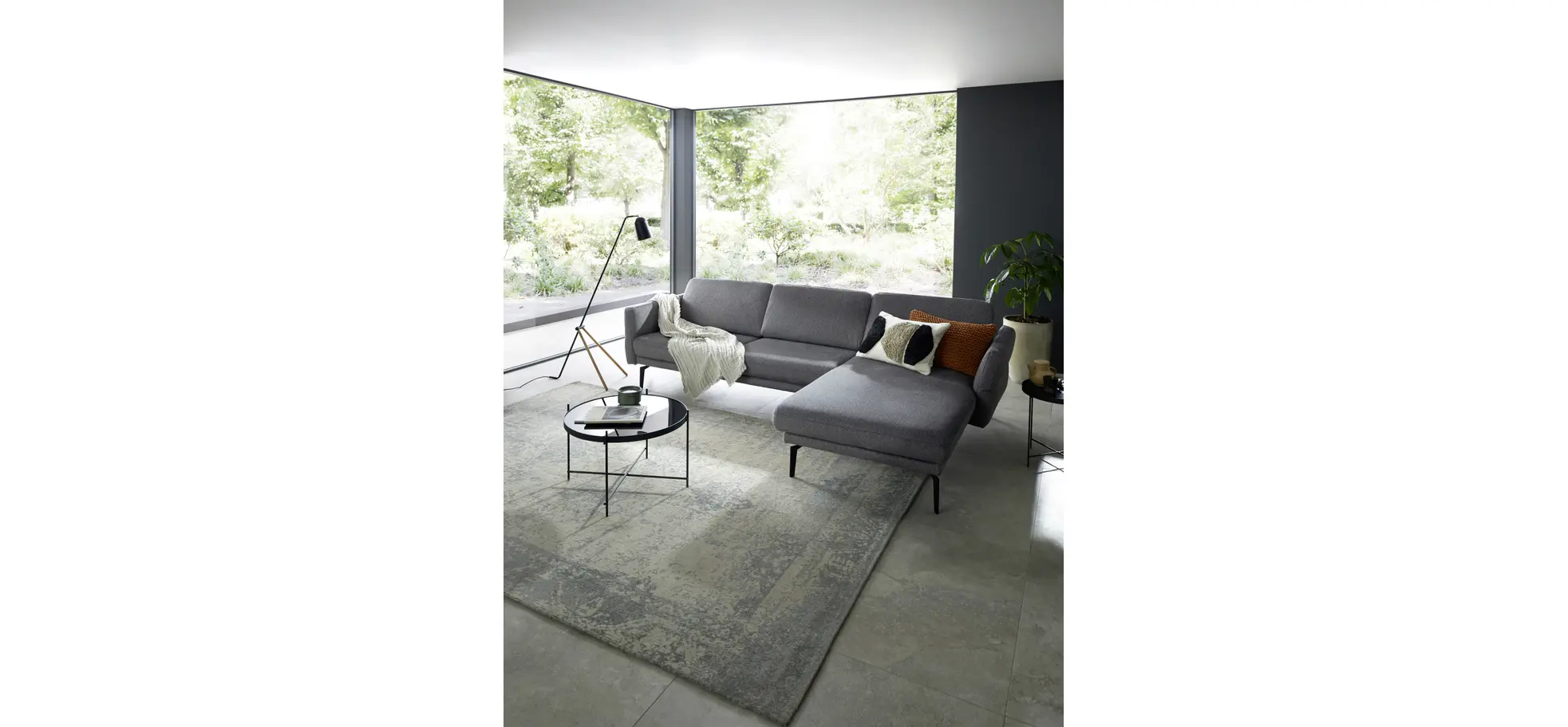 Ecksofa Estrela - 2,5-Sitzer mit Longchair rechts inkl. Rücken-/Armlehnenverstellung, Stoff, Grau