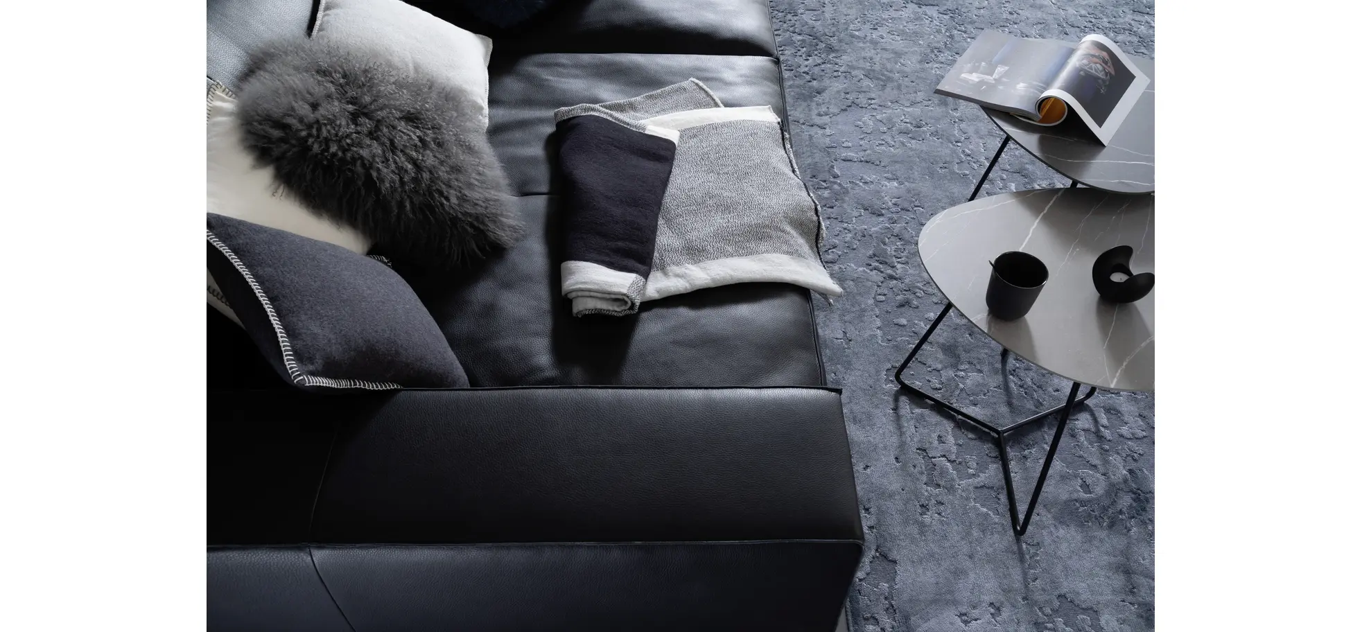 Sofa Aprino 1 - 4-Sitzer XXL, Leder, Schwarz, Armlehne Block