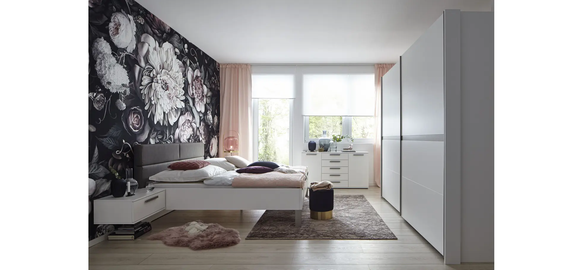 Bett Viana - Liegefläche ca. 200x200 cm, Holzwerkstoff Weiß, Kunstleder Anthrazit