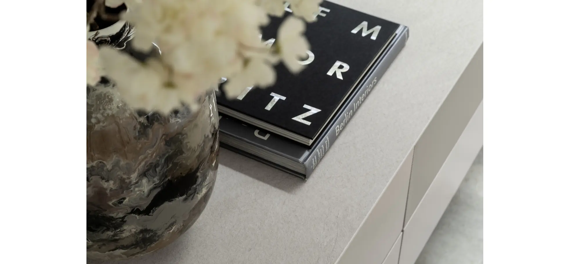 Wohnwand 3900 - Hängend, Lack matt, Kaschmir, Helles Rosa