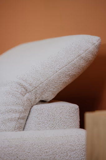 Sofa Estrela 2.0 - 2,5-Sitzer inkl. Kopfteil/Armteil verstellbar und Sitzvorzug motorisch, Stoff, Creme