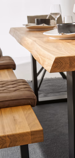 Esstisch Clifton - LB ca. 220x100 cm, Wildeiche massiv, Schwarz verfüllt