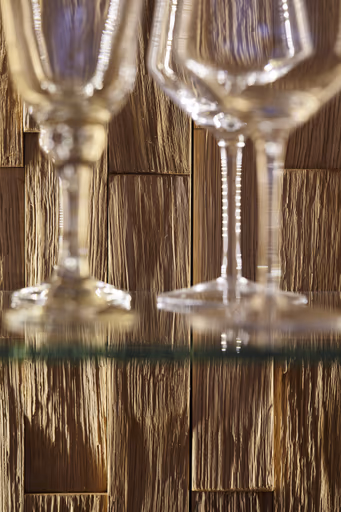 Wohnwand Bakersfield - inkl. Beleuchtung, sichtbare Rückwände mit Holzschindeln/Schubladenfront mit Schroppung, Asteiche massiv, geölt