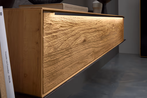 Wohnwand mit Beleuchtung - Asteiche massiv