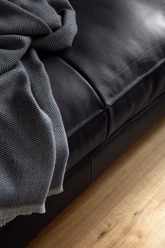Sofa Aprino 3 - 4-Sitzer XXL, Dickleder, schwarz, Armlehne Kissen