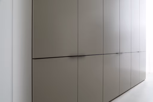 Drehtürenschrank Matera - BHT ca. 301x235x60 cm, Lack Matt, Muschelgrau, Griffe Coffee