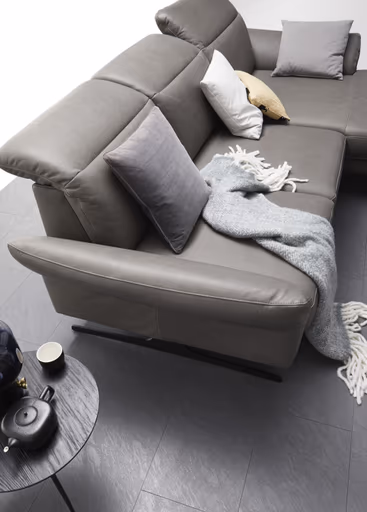 Ecksofa Rockport B - 2,5-Sitzer mit Longchair rechts inkl. Kopfteil/Sitztiefe/Armlehne verstellbar, Leder, Grau