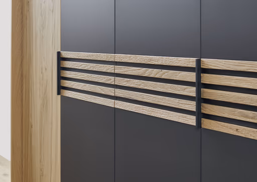 Schlafzimmer - Balkeneiche Lack Basalt, Bauchbinde Riffholz