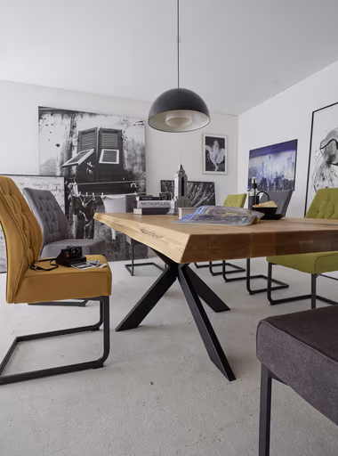 Esstisch - LB ca. 240x100 cm, Wildeiche massiv geölt, Baumkante, Schwarz