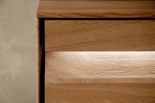 Wohnwand Due Viso - inklusive Beleuchtung, Wildeiche Roheffekt, Geölt, Glastüre