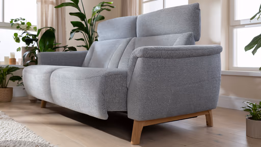 Sofa Nevin - 2,5-Sitzer inkl. Sitzvorzug (motorisch) und Kopfpolsterverstellung, Stoff, Silbergrau