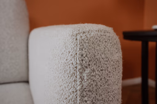 Sofa Estrela 2.0 - 2,5-Sitzer inkl. Kopfteil/Armteil verstellbar und Sitzvorzug motorisch, Stoff, Creme