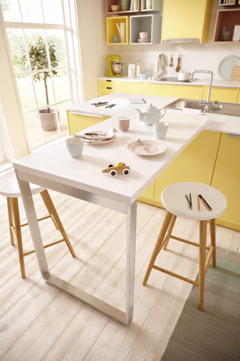 Inselküche 55.100 GL 9 500, Pastellgelb Satinlack