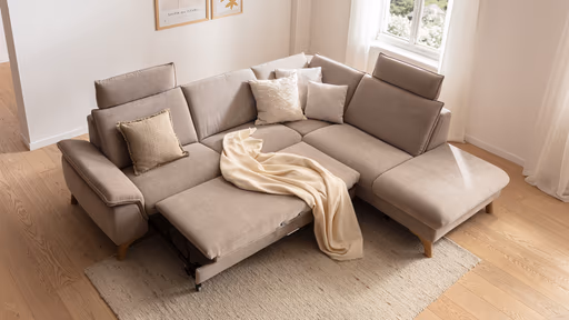 Ecksofa Tulsa KS - 2,5-Sitzer, Spitzecke und 1,5-Sitzer mit Anstellhocker aufklappbar rechts, inkl. Kopfstütze, AL verstellbar und Schlaffunktion, Stoff, Graubeige