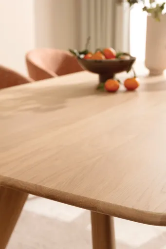 Esstisch Nayara - LB ca. 200x100 cm, Eiche massiv, satin gebeizt matt lackiert