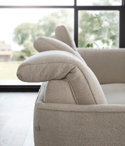 Ecksofa Amadena - 2-Sitzer mit Ecke rechts inkl. Relaxfunktion motorisch, Sitzvorzug und Kopfteilverstellung, Stoff, Creme