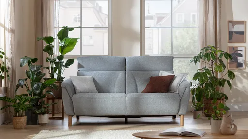 Sofa Nevin - 2,5-Sitzer inkl. Sitzvorzug (motorisch) und Kopfpolsterverstellung, Stoff, Silbergrau