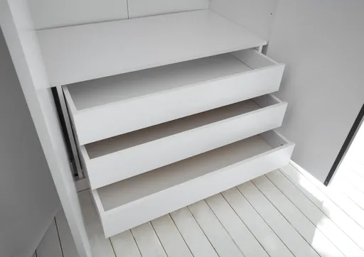 Drehtürenschrank- B ca. 300 cm, Weiß, Weiß Hochglanz