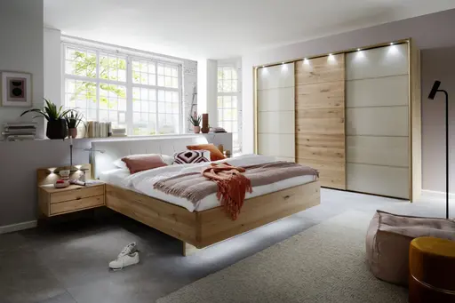 Schwebetürenschrank - B. ca. 310 cm, Bianco-Eiche Teilmassiv, Mitteltür Massivholz, Glas Champagner