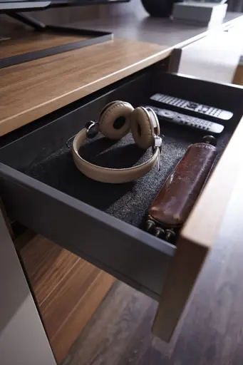 Wohnwand 4450 - Nussbaumfurnier, Lack, Eisengrau