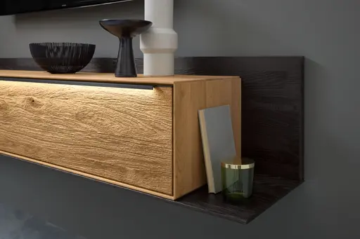 Wohnwand mit Beleuchtung - Asteiche massiv