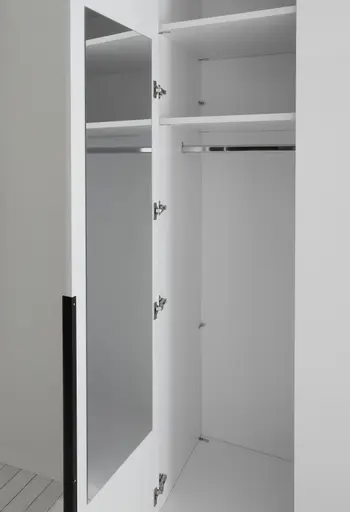 Drehtürenschrank- B ca. 300 cm, Weiß, Weiß Hochglanz