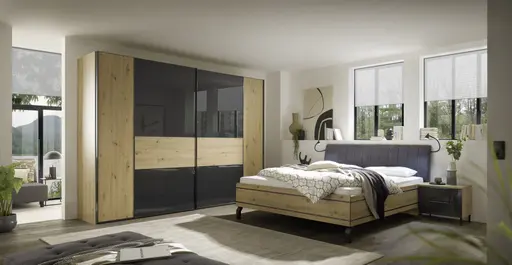 Schwebetürenschrank - mittig Anthrazitglas, B. ca. 298 cm, Dekor Artisan Eiche