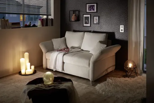 Sofa JORDEN - 1,5-Sitzer inkl. Schlaffunktion mit Bettkasten, verstellbare Armlehnen, Stoff, Beige