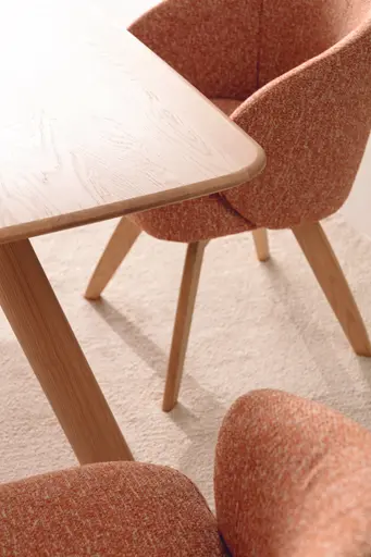 Esstisch Nayara - LB ca. 200x100 cm, Eiche massiv, satin gebeizt matt lackiert