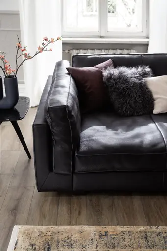 Sofa Aprino 3 - 4-Sitzer XXL, Dickleder, schwarz, Armlehne Kissen