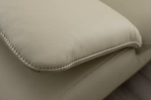 Ecksofa Collina - 2,5-Sitzer, Longchair rechts, inklusive Kopfstütze, Leder, Ecru