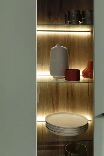 Wohnwand - mit Beleuchtung und Fernbedienung, Salbeigrün, Eiche Evoke Nachbildung