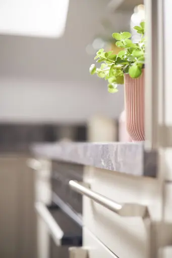 L-Küche 50.100 GL 6 525, Kieselgrau