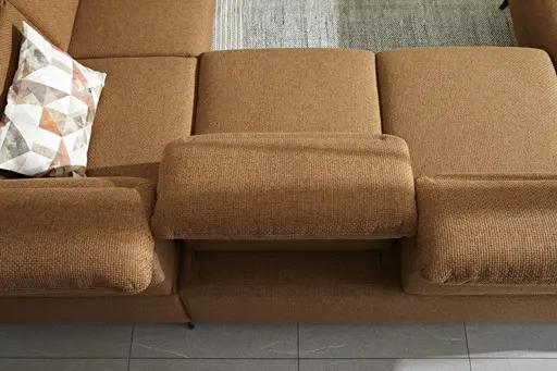 Wohnlandschaft Alegria - Longchair links mit 2,5-Sitzer und Ecke rechts inkl. Schlaffunktion und Kopfteil/ Sitztiefe verstellbar, Stoff, Kurkuma