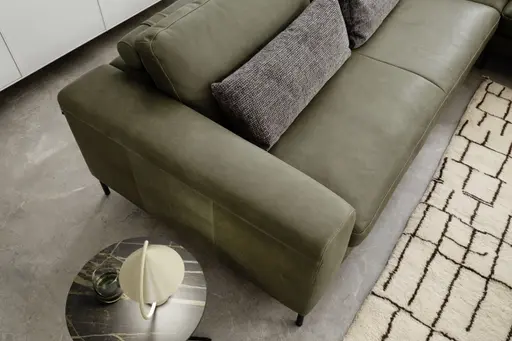 Ecksofa Solano - 2,5-Sitzer mit Ecke rechts, Leder, Olive, Relingfuß