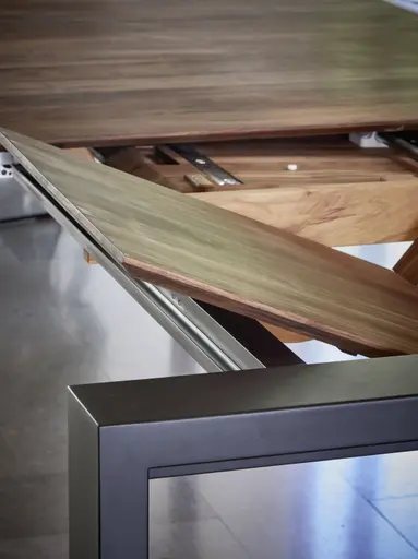 Esstisch 3400 - ausziehbar, LB ca. 200x100 cm, Nussbaum massiv