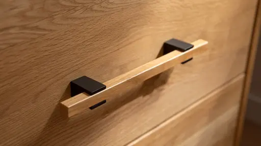 Lowboard Oreia - Wildeiche massiv, natur geölt