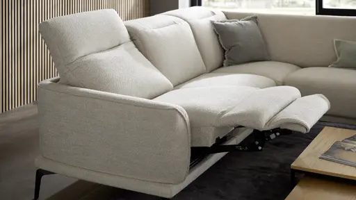 Ecksofa Amadena - 2-Sitzer mit Ecke rechts inkl. Relaxfunktion motorisch, Sitzvorzug und Kopfteilverstellung, Stoff, Creme