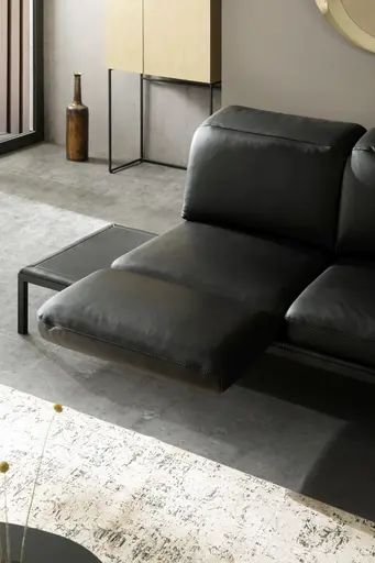 Ecksofa Noto - 2,5-Sitzer mit Longchair rechts inkl. Rückenlehne verstellbar, Leder, Schwarz